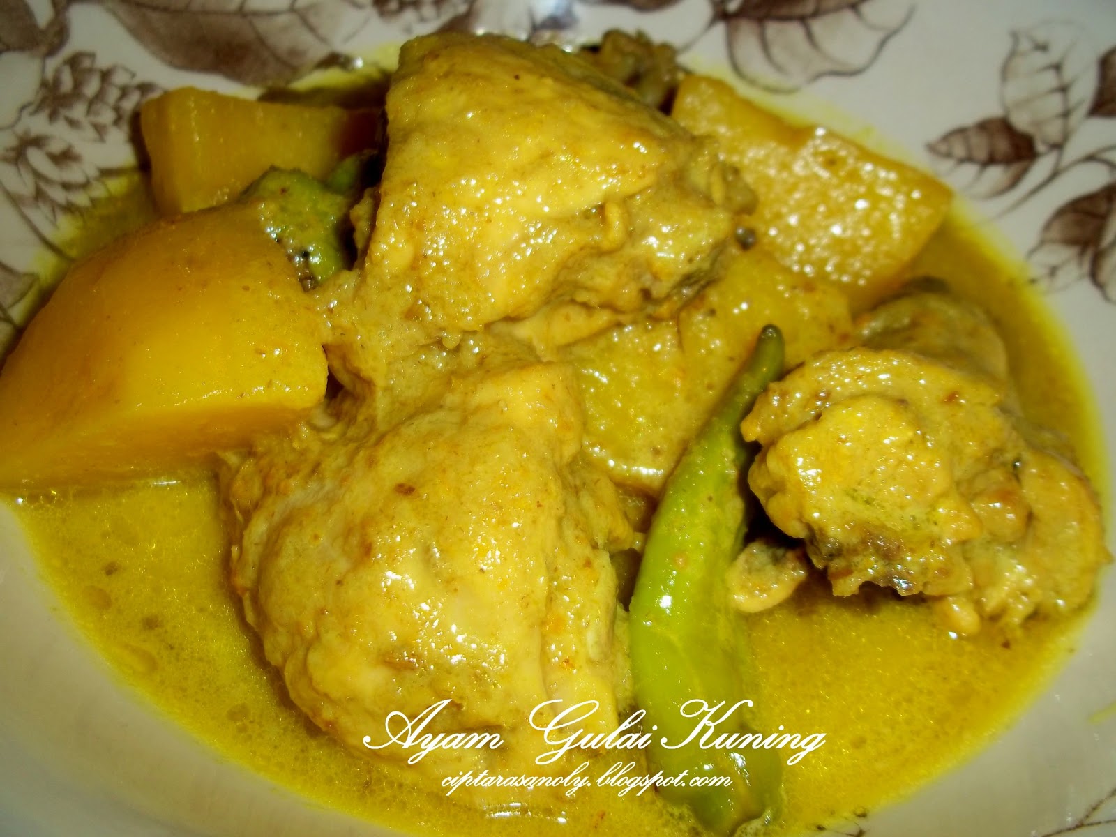 CiptaRasa Noly: AYAM GULAI KUNING