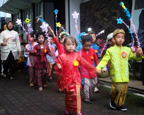 Kumpulan Foto Model Baju Kebaya Anak Perempuan  Trend 