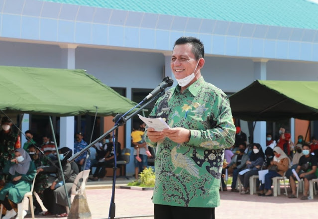 Gubernur Ansar Meninjau Pelaksanaan Vaksinasi Covid-19 di Lanud Hang Nadim Batam