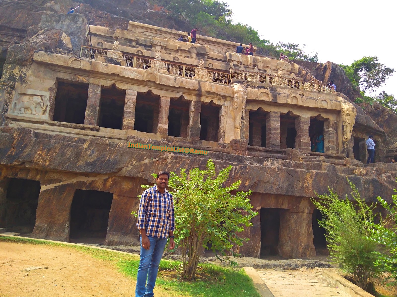 Famous Undavalli Caves in Vijayawada History Timings 