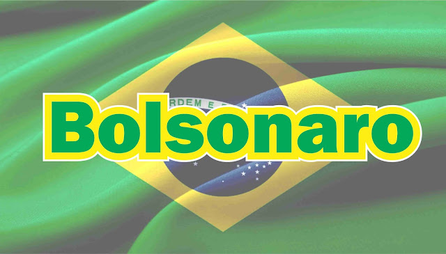 bandeira do Brasil escrito Bolsonaro