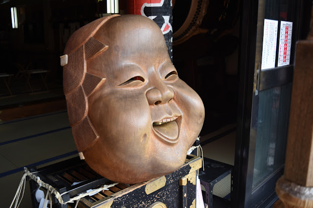 鷲神社　大きな撫でおかめ