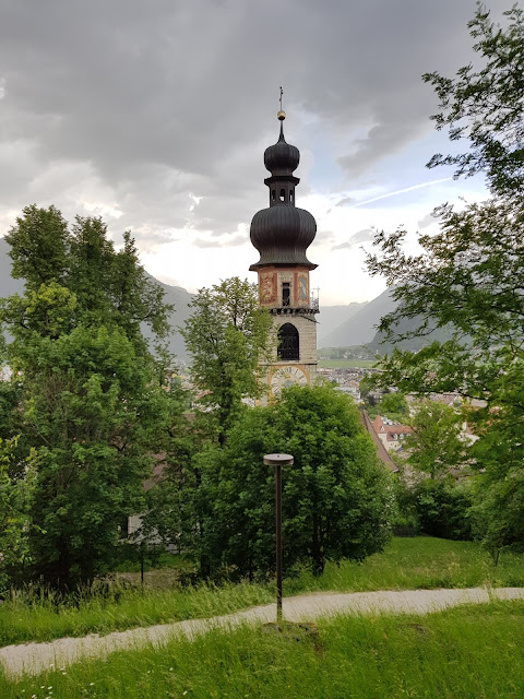 Chiesa lungo la strada verso il Castello di Brunico