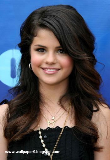 selena gomez cute pictures. Selena Gomez, Wallpaper middot; cute Selena Gomez