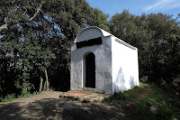 Mágica ermita por su construcción y situación en  Tordera