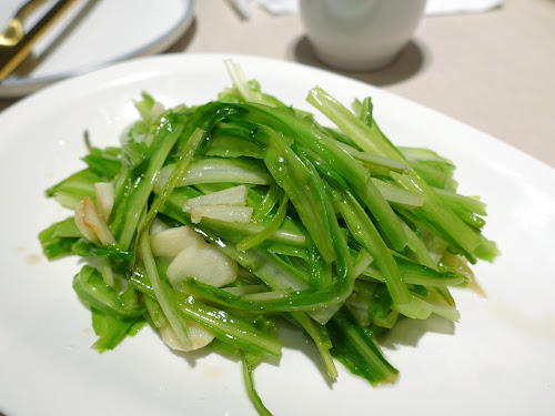 Sing La (星怡) at iSquare, best new Malaysian Singaporean restaurant in Tsim Sha Tsui Kowloon Hong Kong - Stir-fried green dragon vegetables with garlic slices (蒜茸炒青龍菜)