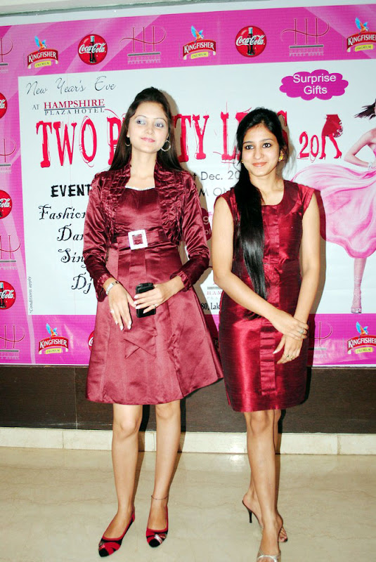 Two Pretty Legs  Ticket Launch Tamil Actress Saudamini Kaur Cute Stills Photoshoot images