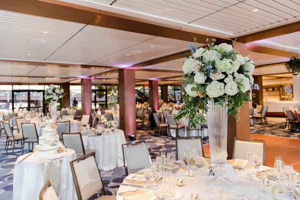 Annapolis Yacht Club Wedding photographed by Heather Ryan Photography