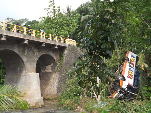 Misteri Dalam Jembatan Angker Di Cianjur