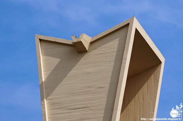 Pays-Bas - La Haye / Den Haag - Adventkerk -Eglise  Architecte: Karel Lodewijk Sijmons  Construction: 1951-1955 