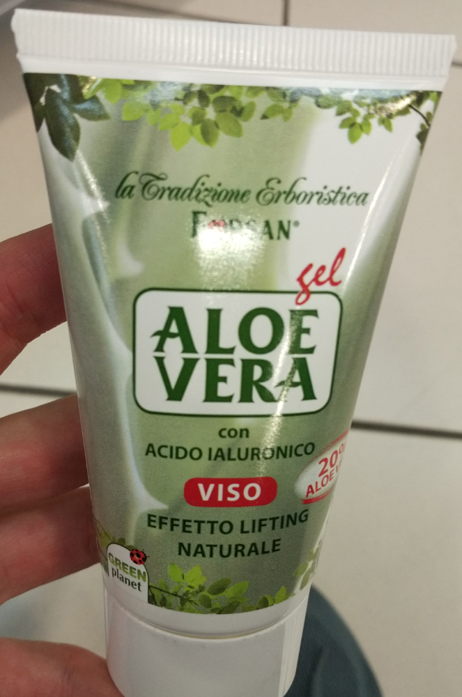 crema aloe vera e acido ialuronico