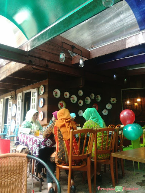 kafe hits di medan