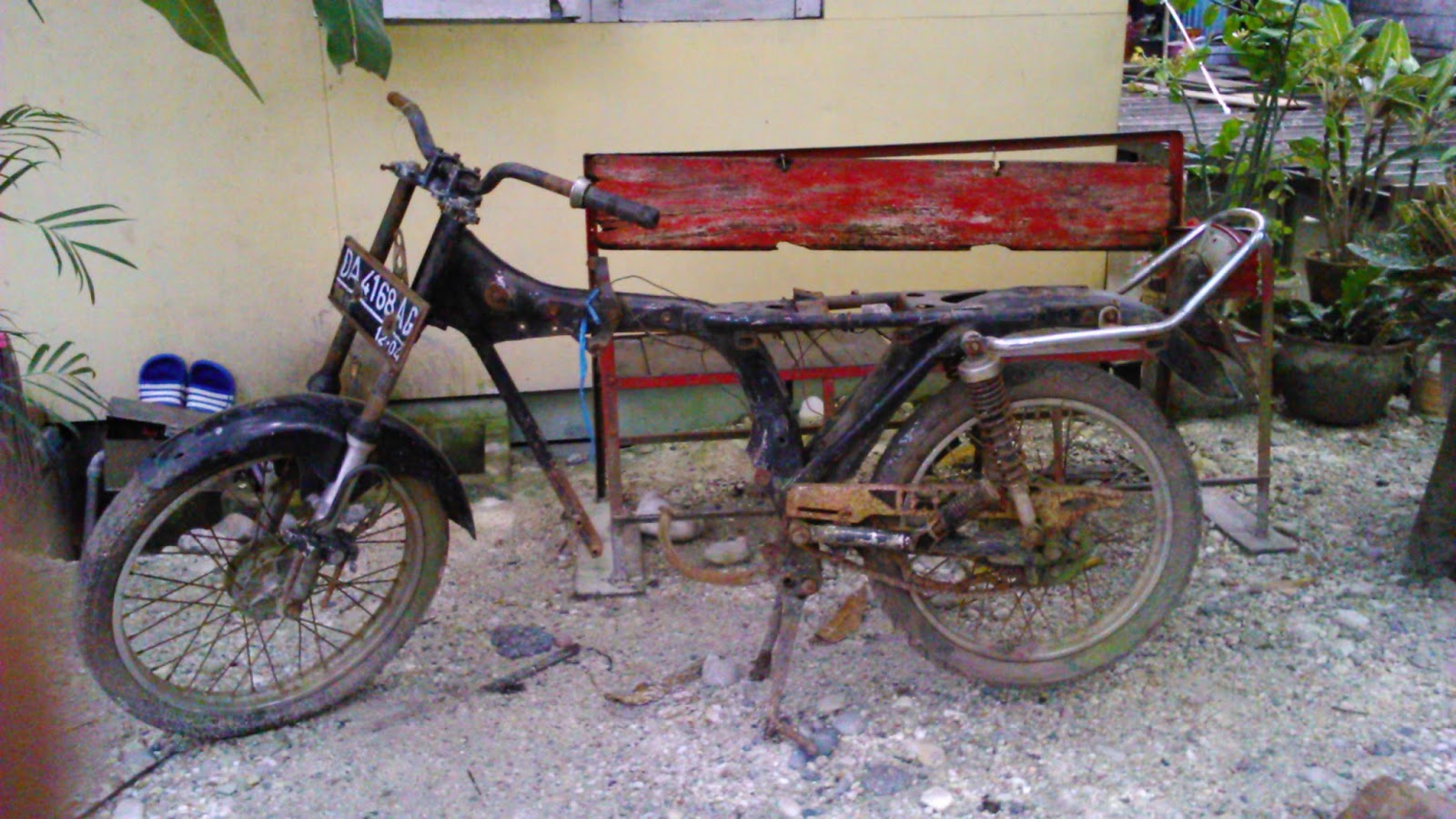 PEMOLA Pencinta Motor Lama