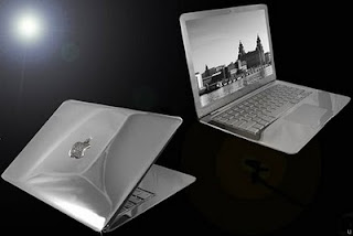 Macbook Air Supreme ice Edition seharga $200,000 Dollar