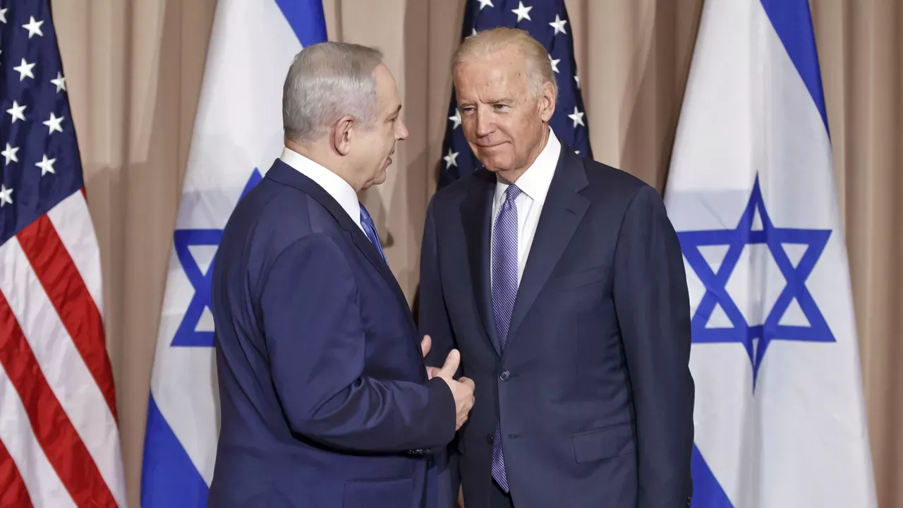 نتنياهو يعطي بايدن الإصبع: تحليل للأزمة السياسية بين واشنطن وتل أبيب
