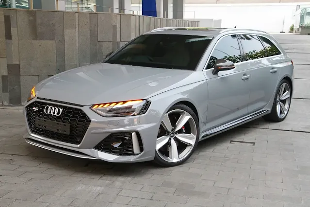 Audi RS 4 Avant Indonesia