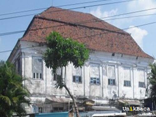 Rumah Setan Surabaya