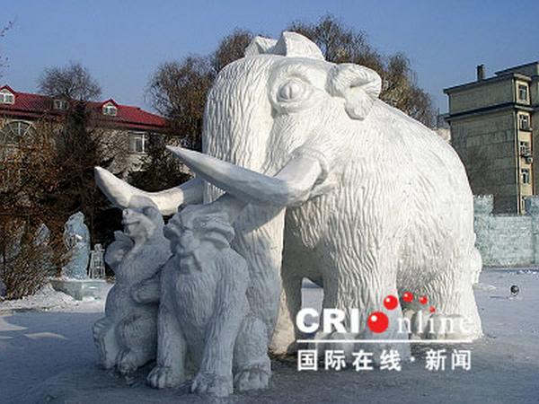 Amazing Creative Incredible Snow Sculptures Seen On www.coolpicturegallery.us