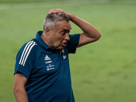 Depois de duas goleadas Flamengo demite treinador 