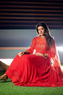 Actress Aishwarya rajesh new beautiful photo shoot
