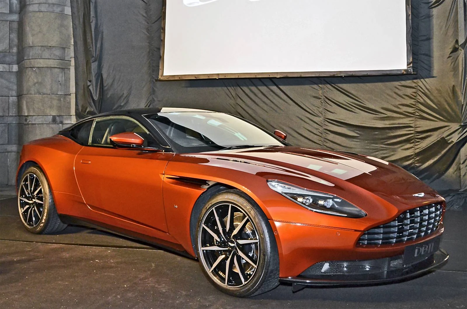 Siêu phẩm Aston Martin DB11