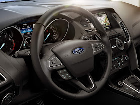 Ford Focus 2016 Fastback - posição de dirigir