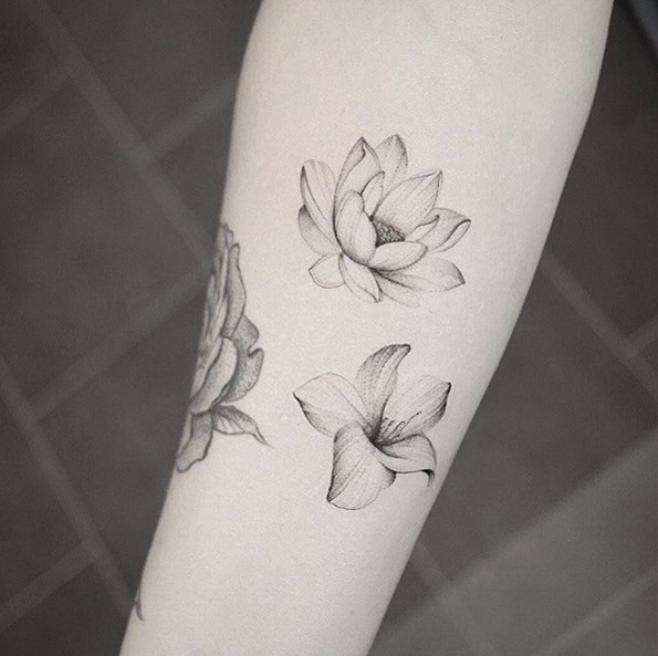 estas_delicadas_flores_dotwork