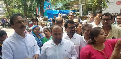 बहुबली विधान परिषद् भाई जगताप अपने सैकड़ों कार्याकर्ता के साथ वार्ड ऑफ़िस में पहुँचें