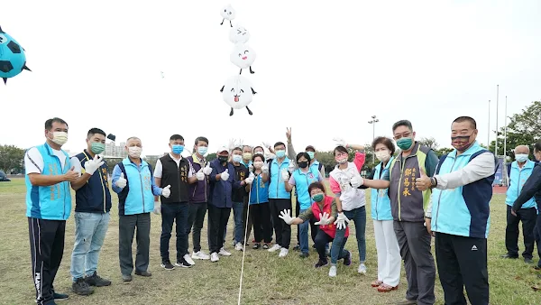 ▲時序入冬，鹿港小鎮在九降風吹拂下涼爽宜人，相當適合戶外踏青，2022鹿港風箏節將於11月13日在鹿港鎮立體育場歡樂登場。（記者林明佑翻攝）