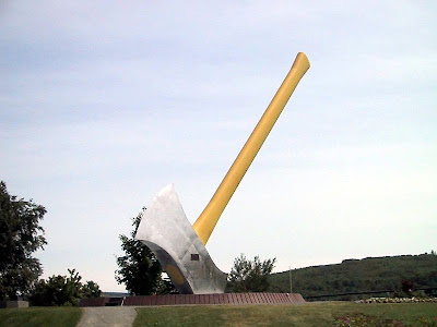 World's Largest Axe statue