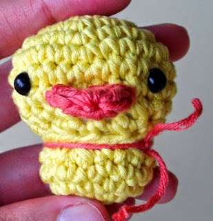 http://www.espaciocrochet.com/2012/09/videotutorial-amigurumi.html