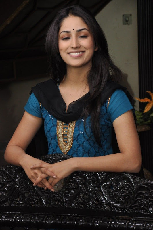Yami Gautham  Telugu Actress Latest Movie StillsWallpapers glamour images