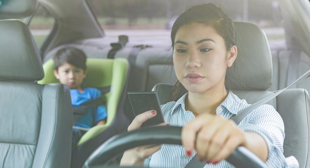 Tips Mengendarai Mobil Bersama Anak