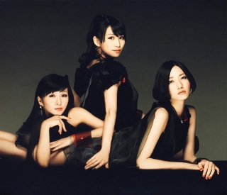 Perfume_laserbeam_2