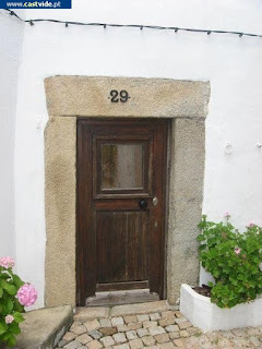 OGIVAL DOORS / Portas Ogivais, Castelo de Vide, Portugal