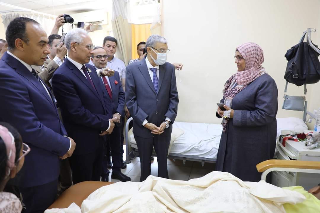 محافظ المنيا يزور مصابى غزة بالمستشفى الجامعى وتقديم كافة الدعم للأشقاء الفلسطينيين لحين تماثلهم للشفاء"جريده الراصد24