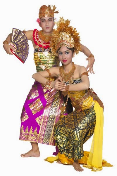 Risna Kebudayaan Bali  pakaian rumah adat  tarian alat 