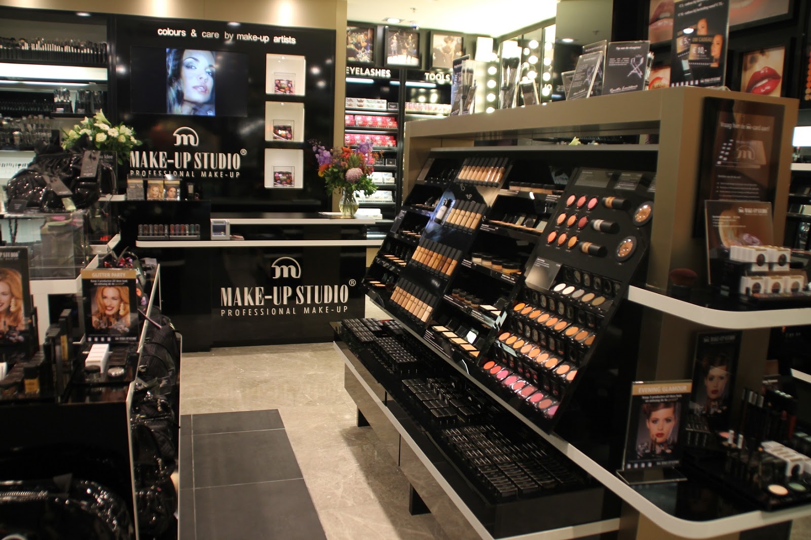 Crystal s Reviews Make  Up  Studio Brand Store Eindhoven is 