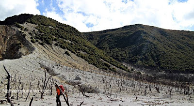 Klik untuk info Tempat Wisata di Garut Gunung Papandayan