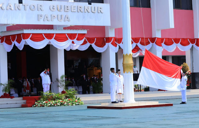 Upacara Peringatan Detik-Detik Proklamasi di Kantor Gubernur Papua Berlangsung Khidmat