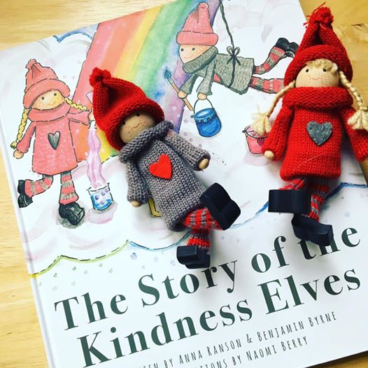 The Kindness Elves Review - Heart Wreath Craft for Kids