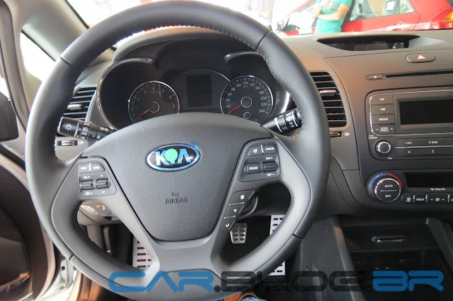 Novo Kia Cerato 2014 - Interior