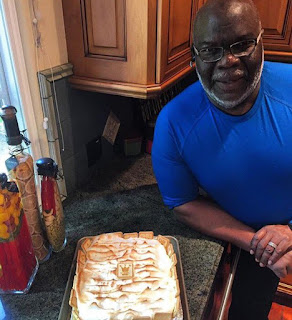 Bishop T.D Jakes Flaunt Home Made Pie, If Only Walmart Could Get A Slice