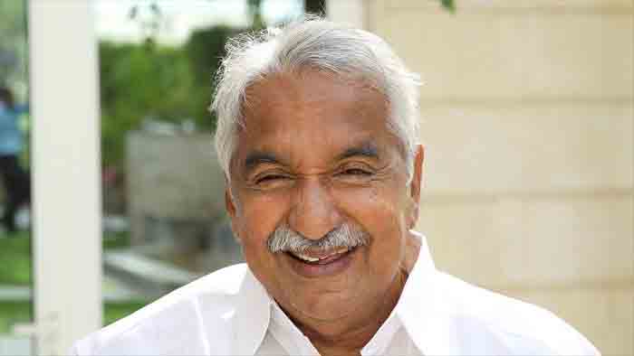 Oommen Chandy airlifted to Bengaluru for further treatment, Thiruvananthapuram, News, Politics, Oommen Chandy, Hospital, Treatment, Kerala.