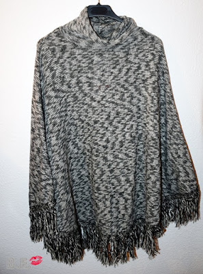 poncho-flecos-bershka