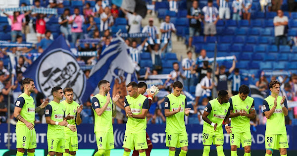 Botas futbol sala Messi de segunda mano por 25 EUR en Gijón en WALLAPOP