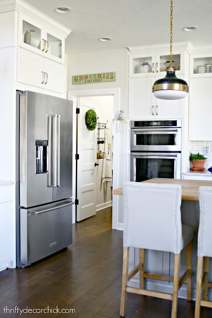 Pantry decor and organization 