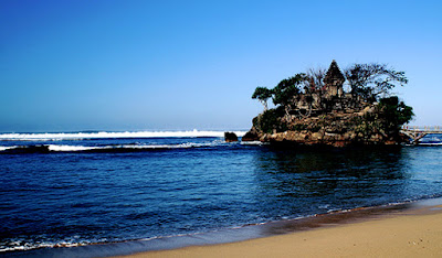 Daftar Tempat Wisata Pantai Terpopuler Di Malang