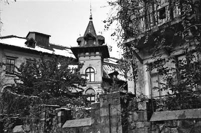 Bucarest, rue Sipotul Fantanilor, parc Cismigiu, © Louis Gigout, 1997