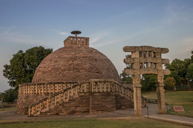 sanchi buddhist stupa madhya pradesh